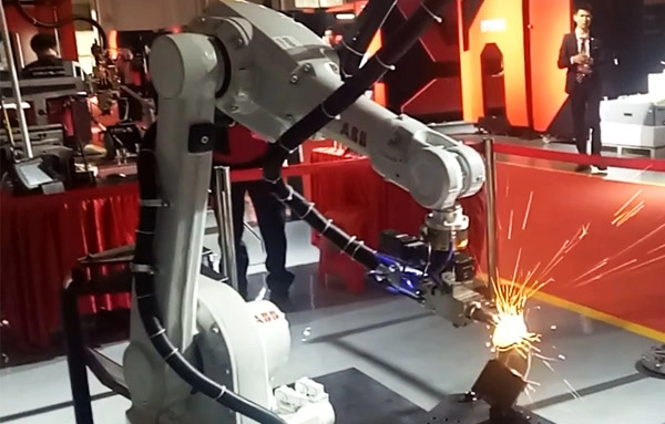 Mesin Pemotong Laser Lengan Robot 3D untuk pemotongan dan pengelasan tabung dan pipa