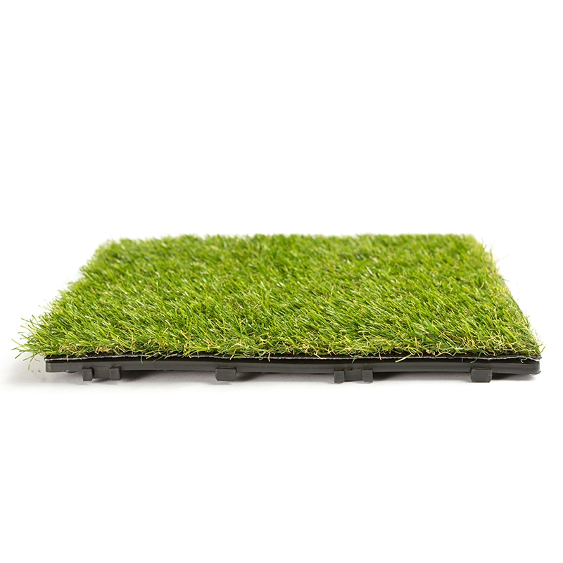 Rumput karpet hijau buatan untuk hewan peliharaan untuk bermain dengan rumput karpet dekoratif dan rumput papan