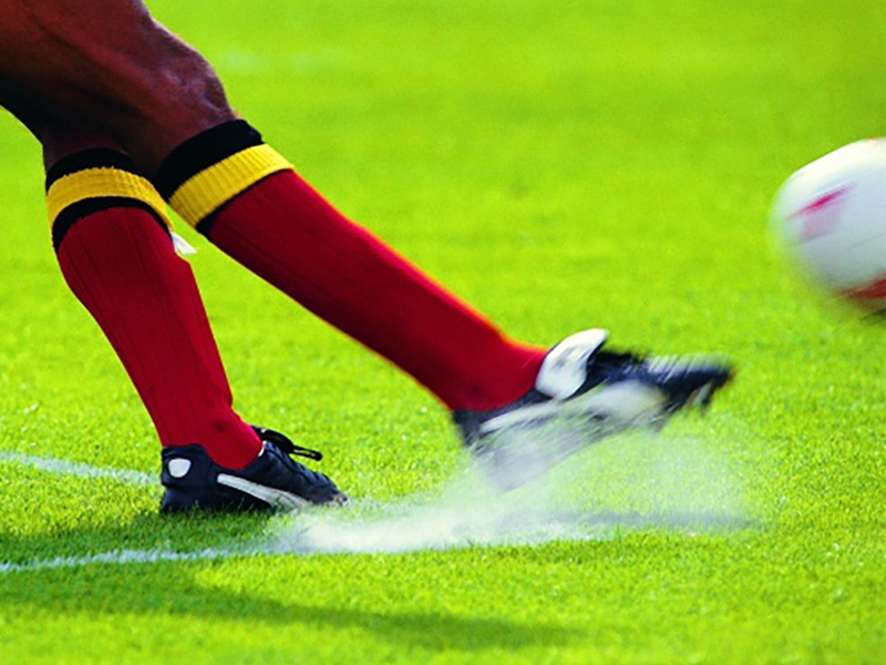 Rumput rumput sintetis Cesped Untuk Lapangan Sepak Bola / lapangan sepak bola