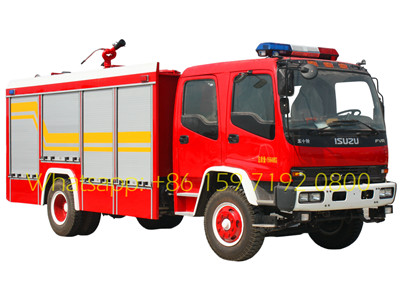 Truk pemadam kebakaran ISUZU 5000 Liter