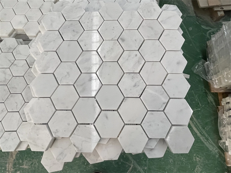 Ubin Mosaik Marmer Putih Bianco Carrara