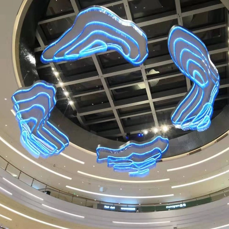 Dekorasi awan gantung mengkilap untuk pusat perbelanjaan