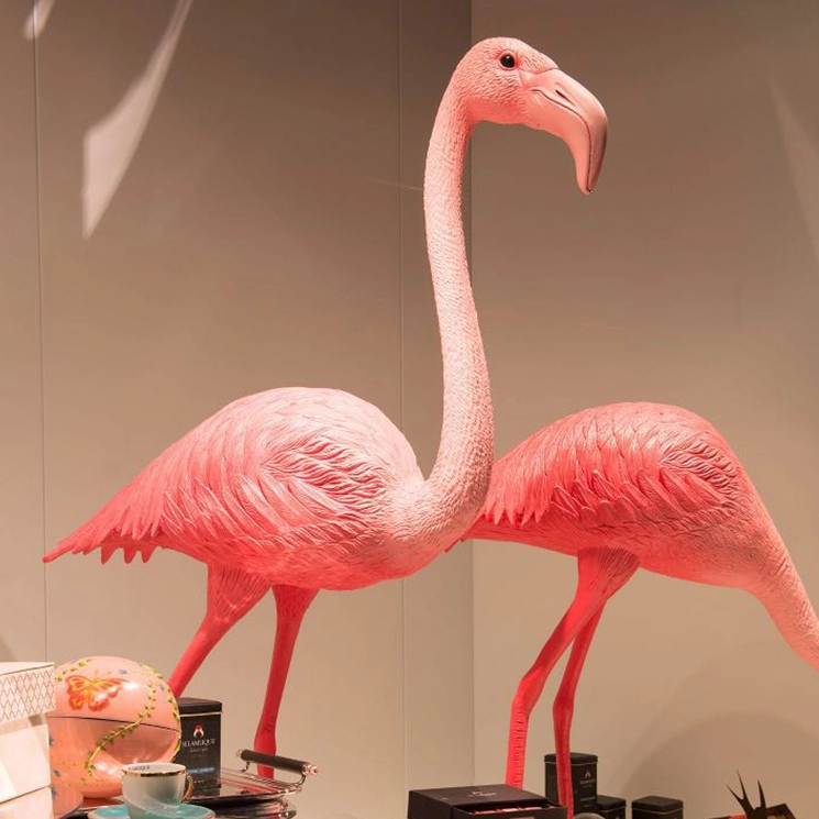 Patung flamingo bahan fiberglass merah