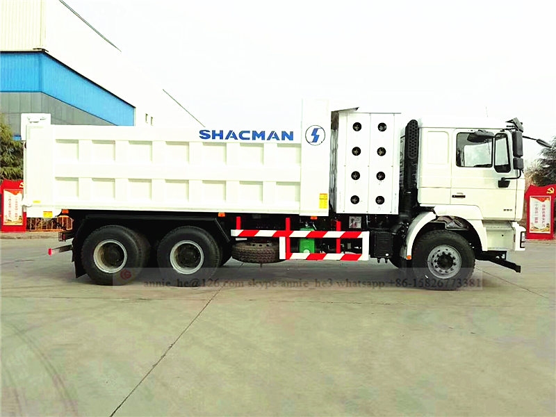 LNG dump truck