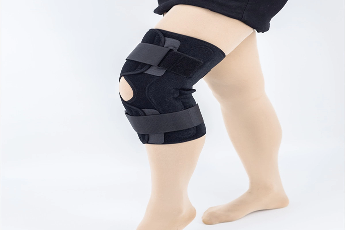 Kawat lutut berdesain patella terbuka dengan engsel Aluminium Pivot Ganda