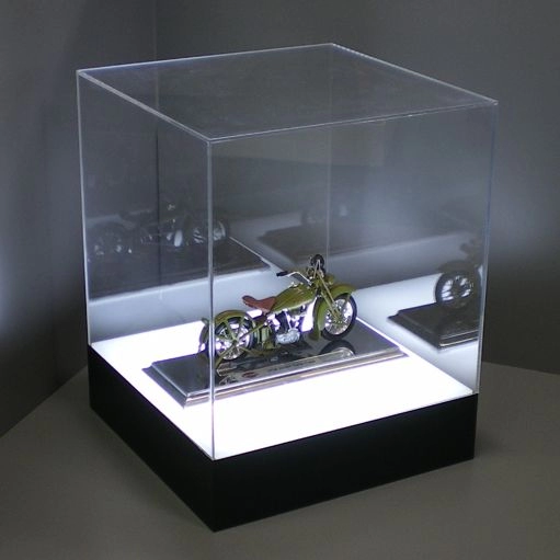 Kotak display model akrilik dengan lampu led