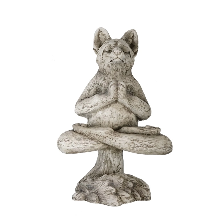 Patung Taman Yoga Fox MGO Melayang