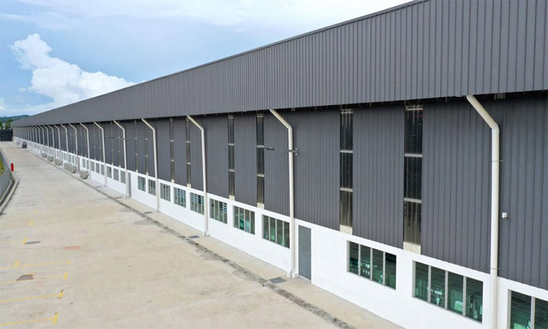 Panel berinsulasi dinding untuk bangunan pabrik